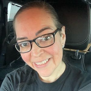 Meet your Posher, Cynthia